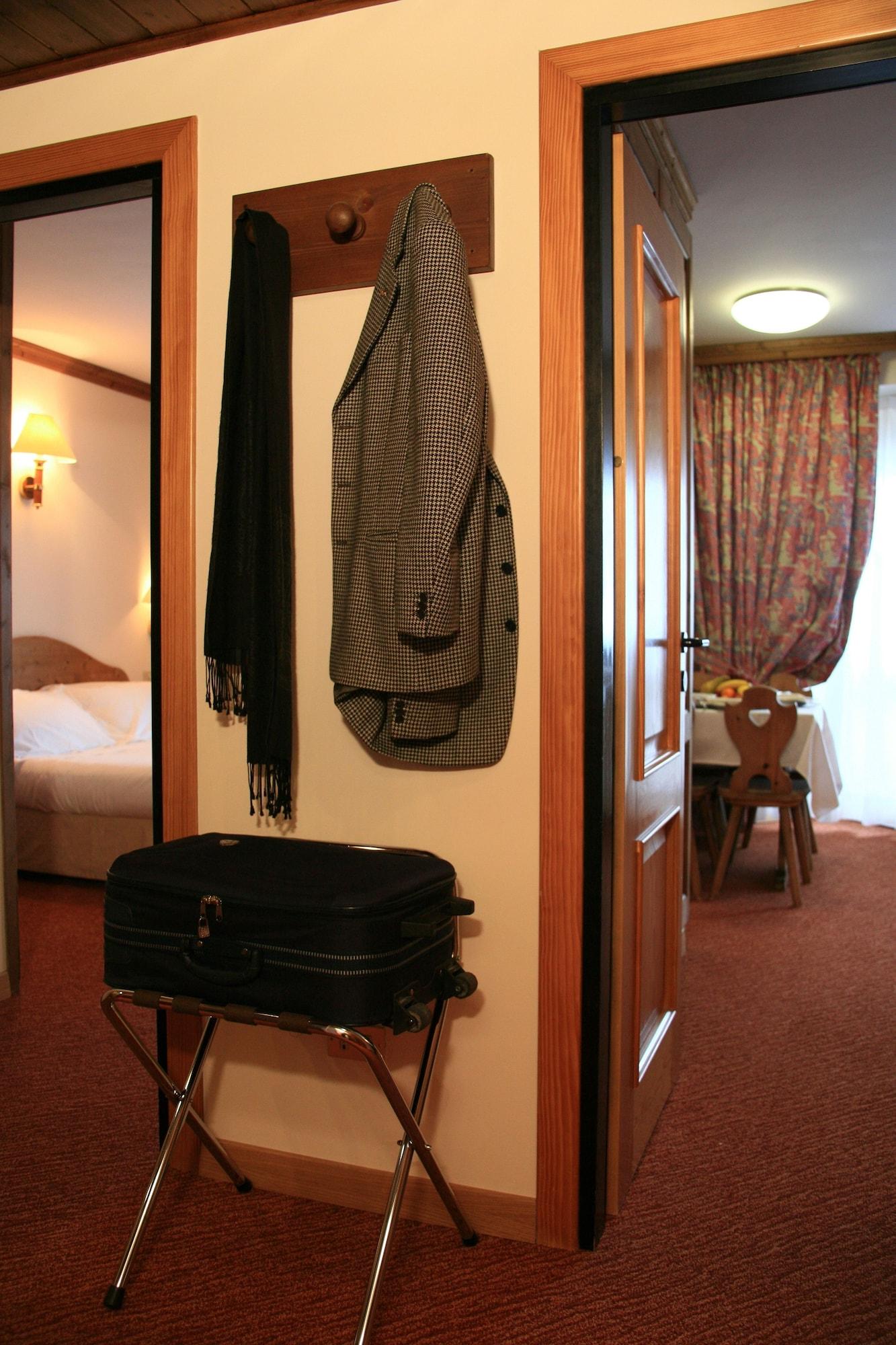Hotel Alaska Cortina Кортина-д'Ампеццо Экстерьер фото