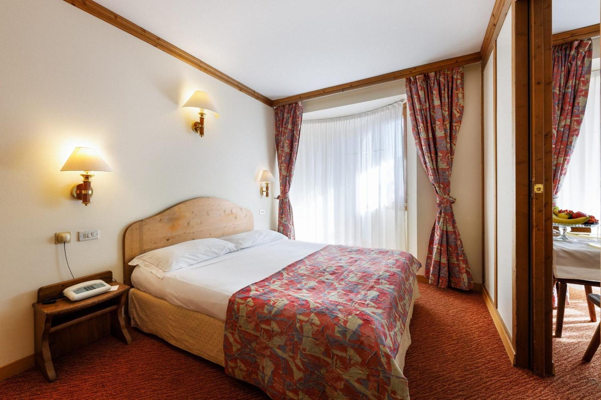 Hotel Alaska Cortina Кортина-д'Ампеццо Экстерьер фото