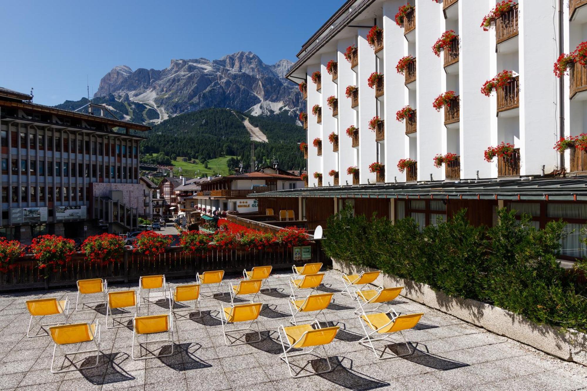Hotel Alaska Cortina Кортина-д'Ампеццо Экстерьер фото