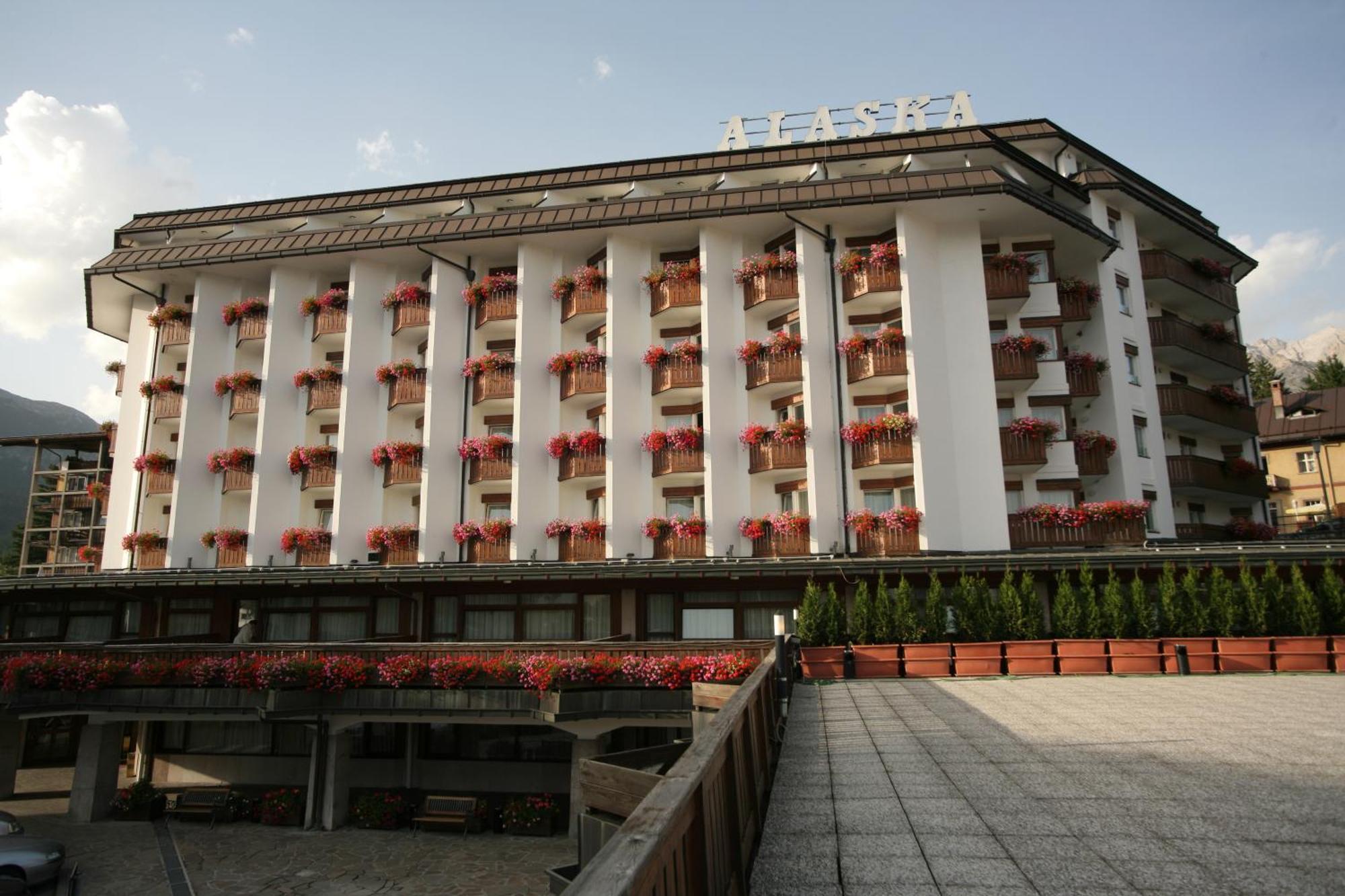 Hotel Alaska Cortina Кортина-д'Ампеццо Экстерьер фото