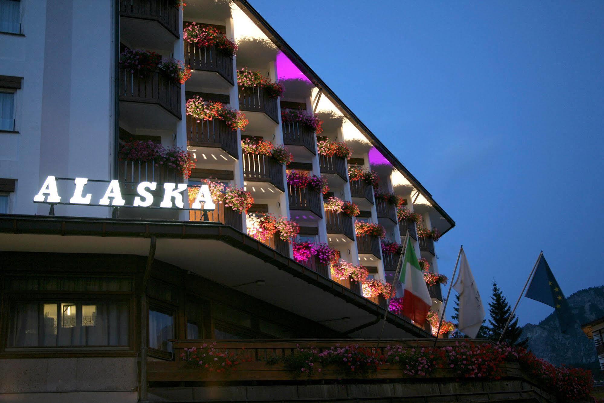 Hotel Alaska Cortina Кортина-д'Ампеццо Экстерьер фото